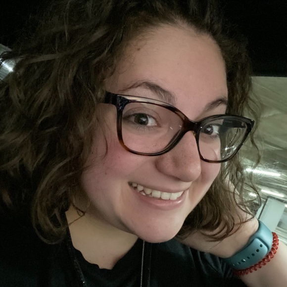 Meet your Posher, Jaritza - Picture 1 of 5